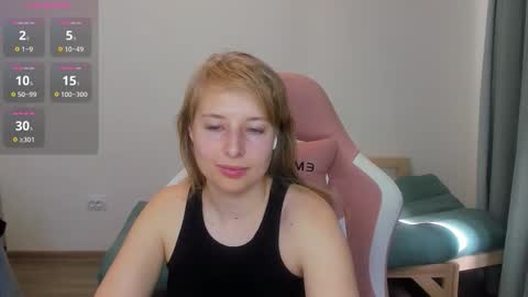 Snapshot of jessy_comely chatting on 12, 9, 2025 Jessy online show from 12, 9, 2025