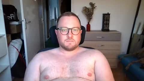 Snapshot of jeuneloup92 chatting on 24, 9, 2025 jeuneloup92 online show from 24, 9, 2025