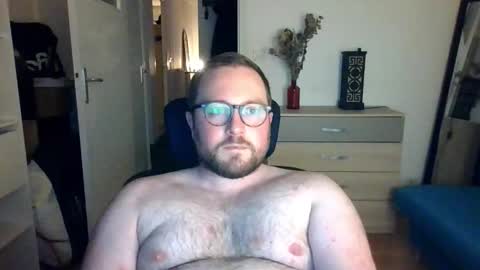 jeuneloup92 online show from 21, 10, 2025