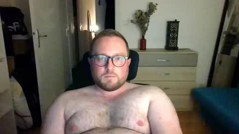 Snapshot of jeuneloup92 chatting on 22, 10, 2025 jeuneloup92 online show from 22, 10, 2025