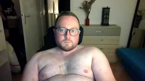 jeuneloup92 online show from 19, 11, 2025