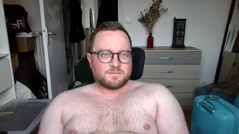 jeuneloup92 online show from 27, 2, 2026