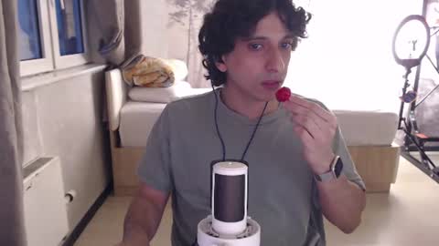 Snapshot of jeuo chatting on 15, 6, 2026 jeuo online show from 15, 6, 2026