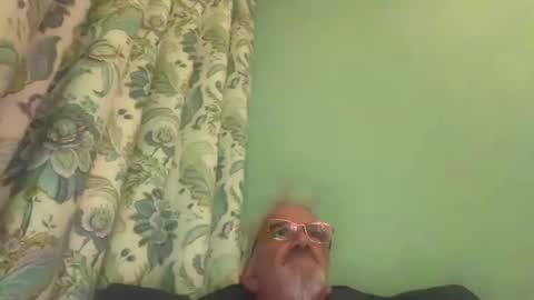 Snapshot of jewlronny chatting on 8, 1, 2025 jewlronny online show from 8, 1, 2025