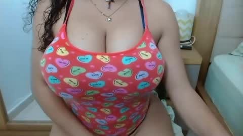 Snapshot of jeysangy chatting on 4, 6, 2026 rousbigtits online show from 4, 6, 2026