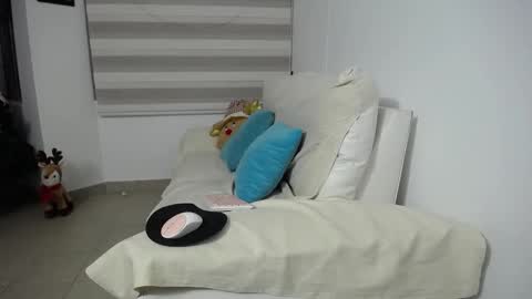 Snapshot of jezabel_purple chatting on 28, 11, 2025 Camila online show from 28, 11, 2025