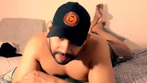 Snapshot of jho173027 chatting on 12, 11, 2025 En moreno online show from 12, 11, 2025