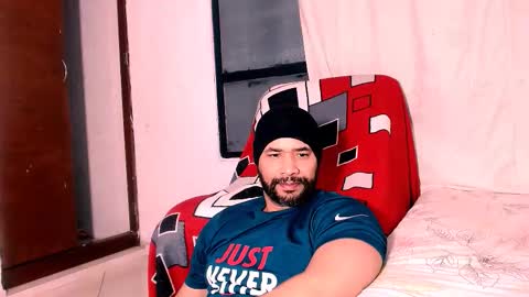 Snapshot of jho173027 chatting on 14, 11, 2025 En moreno online show from 14, 11, 2025