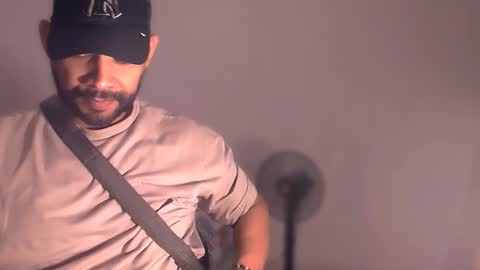 Snapshot of jho173027 chatting on 15, 11, 2025 En moreno online show from 15, 11, 2025