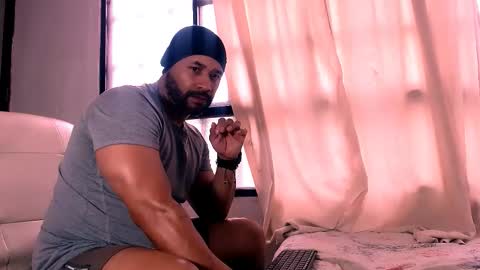 Snapshot of jho173027 chatting on 16, 11, 2025 En moreno online show from 16, 11, 2025