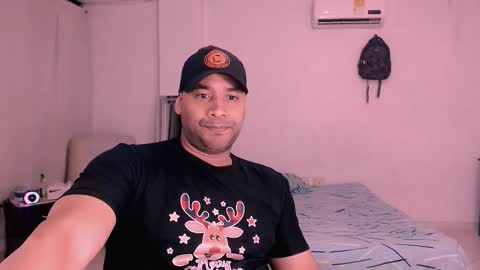 Snapshot of jho173027 chatting on 4, 12, 2025 En moreno online show from 4, 12, 2025