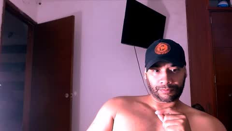 Snapshot of jho173027 chatting on 14, 12, 2025 En moreno online show from 14, 12, 2025