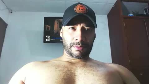 Snapshot of jho173027 chatting on 15, 12, 2025 En moreno online show from 15, 12, 2025