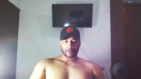 Snapshot of jho173027 chatting on 15, 12, 2025 En moreno online show from 15, 12, 2025