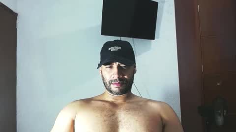 Snapshot of jho173027 chatting on 16, 12, 2025 En moreno online show from 16, 12, 2025