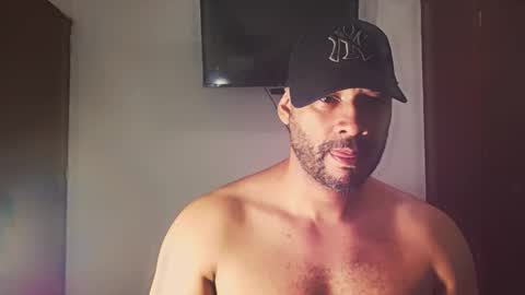 Snapshot of jho173027 chatting on 17, 12, 2025 En moreno online show from 17, 12, 2025