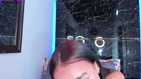 Jhoana  online show from 3, 10, 2025