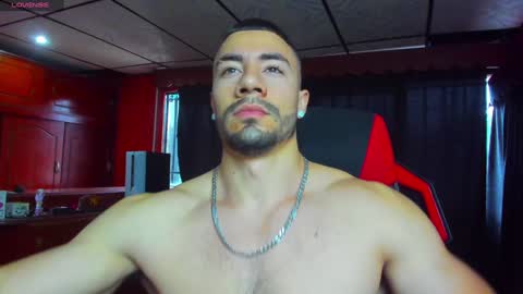 Jhojan Strong  online show from 1, 12, 2024