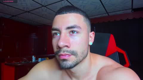 Jhojan Strong  online show from 25, 12, 2024