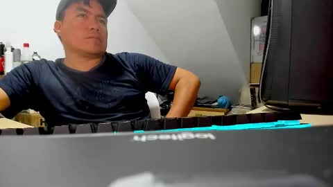 jhonatan_morales_s online show from 15, 10, 2025