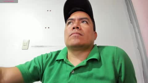 jhonatan_morales_s online show from 19, 4, 2026