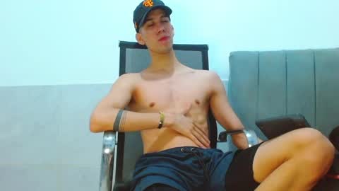 Snapshot of jhony_sex3 chatting on 5, 5, 2026 jhony_sex3 online show from 5, 5, 2026