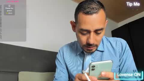 Snapshot of jhonyalzate chatting on 23, 6, 2026 Jhony Alzate online show from 23, 6, 2026