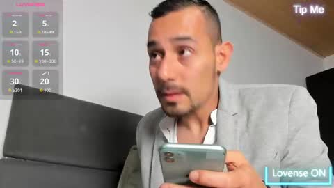 Snapshot of jhonyalzate chatting on 3, 7, 2026 Jhony Alzate online show from 3, 7, 2026