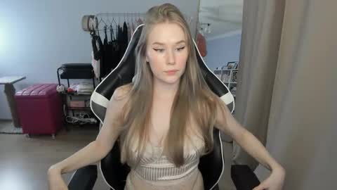 Snapshot of jimmy_and_amy chatting on 7, 10, 2025 Amy  next stream on Wednesday Thursday Friday Saturday and Sunday at 16 pm GMT3 online show from 7, 10, 2025