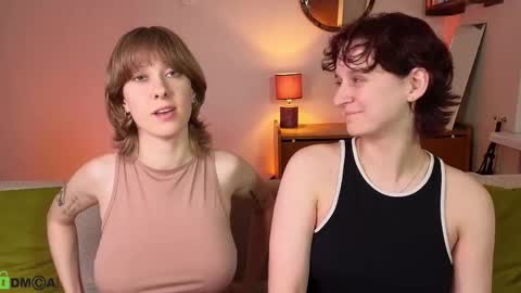 Snapshot of jitoon_exe chatting on 24, 10, 2025 Hey Guys We are Julia ginger Tina brunette online show from 24, 10, 2025