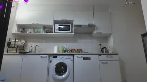 Jiwon online show from 21, 2, 2025