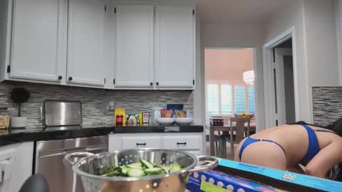 Jiwon online show from 14, 9, 2025