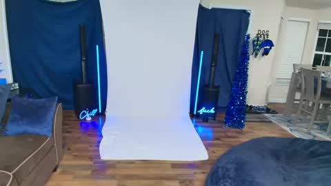 Jizzy Blue online show from 7, 12, 2024