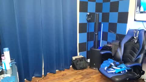 Jizzy Blue online show from 3, 2, 2025