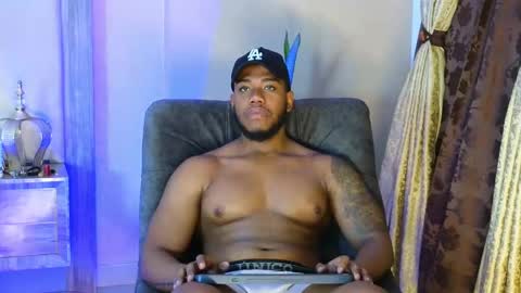 Snapshot of joan_saenz chatting on 4, 11, 2025 JOAN SAENZ online show from 4, 11, 2025