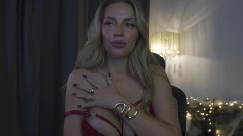 Snapshot of joannee chatting on 14, 11, 2025 Joanne online show from 14, 11, 2025