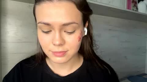 Snapshot of jodeesolarz chatting on 22, 4, 2026 Mila online show from 22, 4, 2026