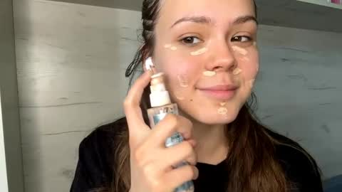 Snapshot of jodeesolarz chatting on 25, 4, 2026 Mila online show from 25, 4, 2026