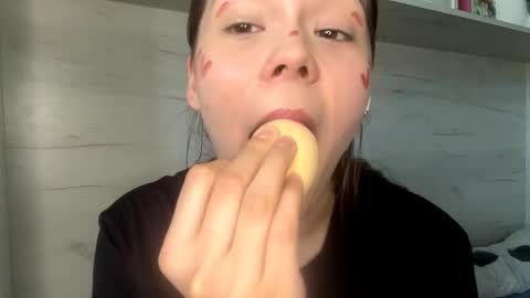 Snapshot of jodeesolarz chatting on 28, 4, 2026 Mila online show from 28, 4, 2026