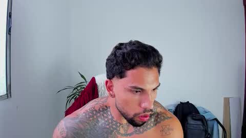 Snapshot of joe_esthetic chatting on 10, 10, 2025 joe_esthetic online show from 10, 10, 2025