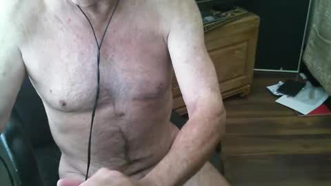 Snapshot of joe_os chatting on 28, 5, 2026 Joe Os online show from 28, 5, 2026