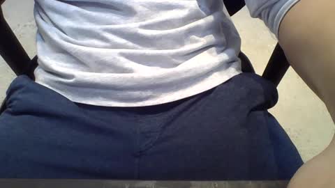 Snapshot of joejoe_1985 chatting on 2, 1, 2025 joejoe_1985 online show from 2, 1, 2025