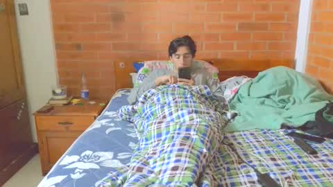 johan70nsexy online show from 27, 3, 2026