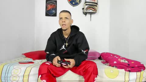 Snapshot of johan_and_antonella chatting on 2, 12, 2024 johan_and_antonella online show from 2, 12, 2024