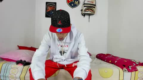 Snapshot of johan_and_antonella chatting on 4, 12, 2024 johan_and_antonella online show from 4, 12, 2024