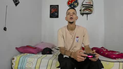 Snapshot of johan_and_antonella chatting on 10, 12, 2024 johan_and_antonella online show from 10, 12, 2024