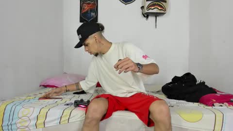 Snapshot of johan_and_antonella chatting on 13, 12, 2024 johan_and_antonella online show from 13, 12, 2024