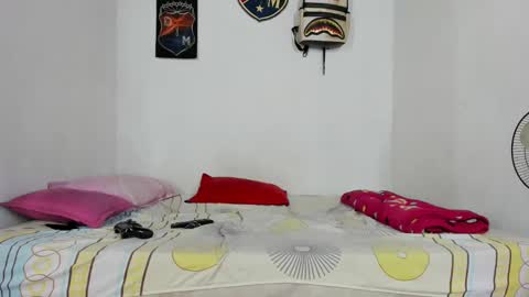 Snapshot of johan_and_antonella chatting on 15, 12, 2024 johan_and_antonella online show from 15, 12, 2024