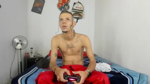 Snapshot of johan_and_antonella chatting on 11, 1, 2025 johan_and_antonella online show from 11, 1, 2025