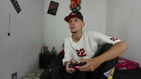 Snapshot of johan_and_antonella chatting on 15, 1, 2025 johan_and_antonella online show from 15, 1, 2025